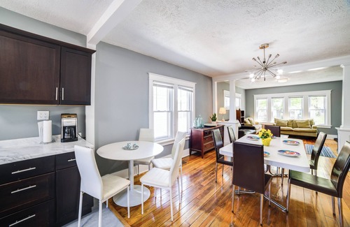 Michigan City Cottage | Cozy Indiana Getaway Near Washington Park Zoo!