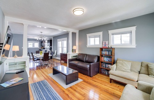 Michigan City Cottage | Cozy Indiana Getaway Near Washington Park Zoo!
