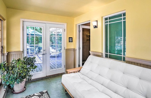 Junction City Cottage | Cozy Junction City Cottage w/Deck by Connor Creek!