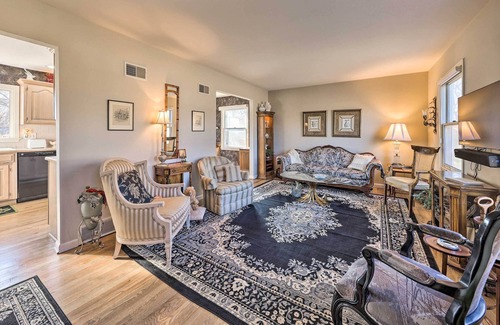 Gladstone House | Cozy Kansas City Home w/ Yard - 9 Mi to Dtwn!