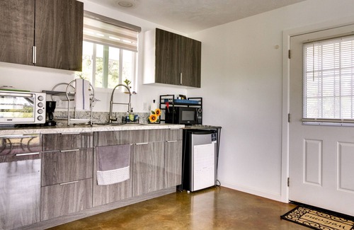 Keaau Apartment | Cozy Keaau Vacation Rental - 1 Mi to Ocean!