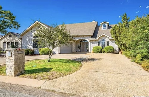 Kerrville House | Cozy Kerrville home located in the heart of Riverhill Country Club