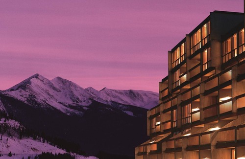 Lakeside Village Apartment | Cozy Keystone Lodge Stay with Breathtaking Views