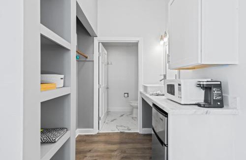 Old Orchard Beach Apartment | Cozy King Suite Steps to the Beach (441)