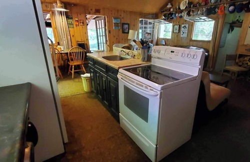 Havelock-Belmont-Methuen Cabin | Cozy Lakeside Cabin on Kasshabog Lake, Pets Welcome!