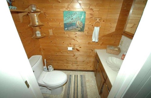 Fontana Condo | Cozy Lakefront Condo in Abby Springs