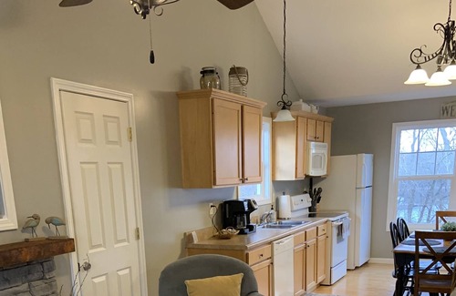 Taylorsville Cottage | Cozy Lake Cottage. Family Friendly Hot Tub and Pool