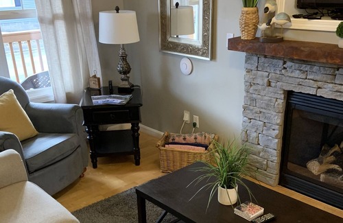 Taylorsville Cottage | Cozy Lake Cottage. Family Friendly Hot Tub and Pool