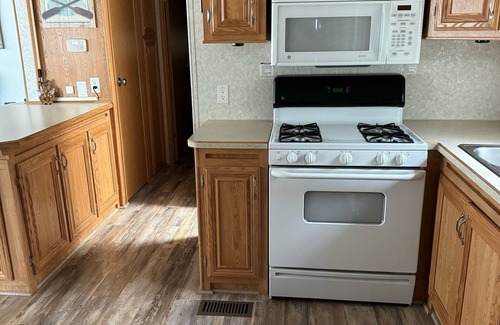 South Casco Cottage | Cozy lake cottage with great deck, near all Point Sebago resort activities!