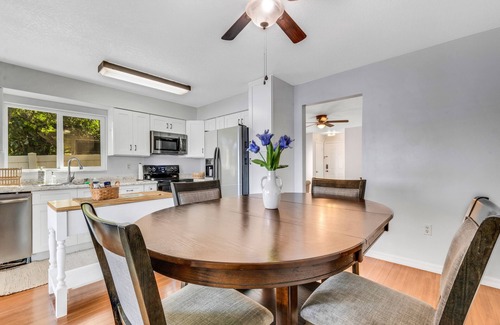 Lakeland House | Cozy lake house retreat in the heart of Lakeland