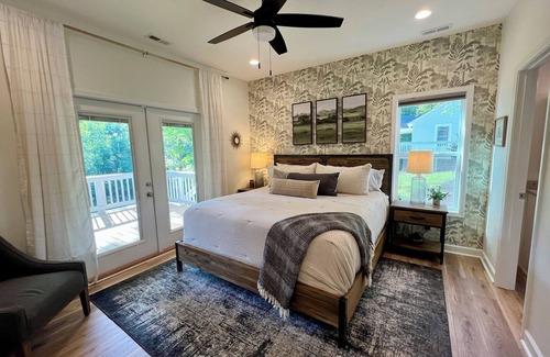 Hickory House | Cozy Lake House Retreat on Lake Hickory with Boat Dock, Large covered porch.