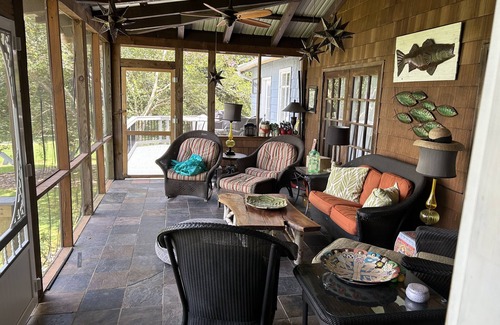 Talladega House | Cozy Lake Logan Martin getaway with large yard