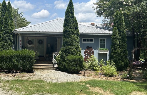 Talladega House | Cozy Lake Logan Martin getaway with large yard