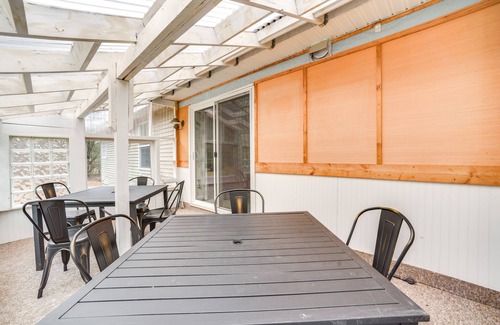 Lake Luzerne-Hadley House | Cozy Lake Luzerne Home - 1 Mi to Wayside Beach!