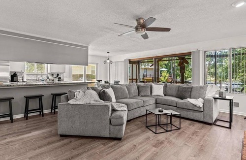 Chapin House | Cozy Lake Murray Gem, 2 bedroom house in charming Chapin with WiFi and AC