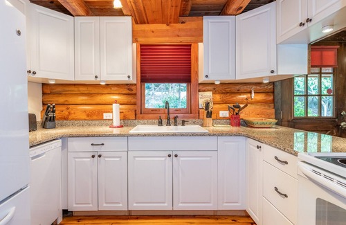 Sherrills Ford Cabin | Cozy Lake Norman log cabin