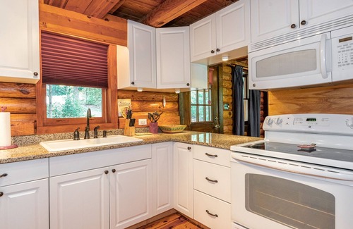 Sherrills Ford Cabin | Cozy Lake Norman log cabin
