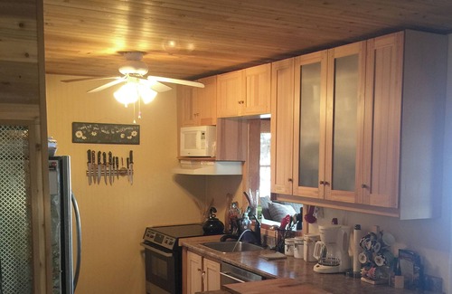 Bala Cottage | Cozy Lakefront Cottage in the heart of Muskoka