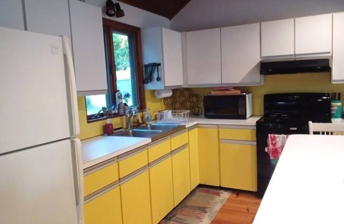 Montville Cabin | Cozy Lakefront Cottage