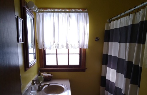 Neenah Cottage | Cozy Lakefront Cottage Conviently Located Near Fox Cities