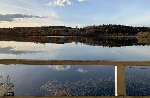Wells Cabin | Cozy lakefront getaway in the beautiful Green Mountains