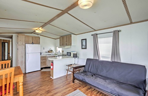 Silver Springs Cabin | Cozy Lakefront Home in Ocala w/Deck, Grill + A/C!