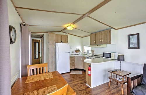 Silver Springs Cabin | Cozy Lakefront Home in Ocala w/Deck, Grill + A/C!