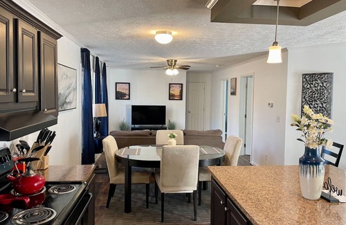 Troutman House | Cozy lakefront home on Lake Norman w/firepit, super close to hiking and a beach!