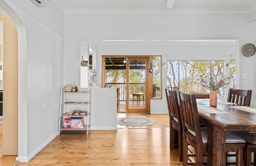 Tegerin House | Cozy Lakefront Home Pet Friendly