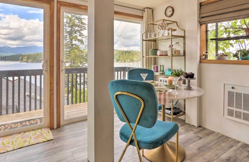 Newman Lake Apartment | Cozy Lakefront Honeymoon Bay Studio w/ Hot Tub!