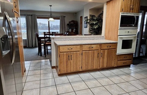 Marcellus House | Cozy Lakefront house on Secluded Wooded lot on Private Lake