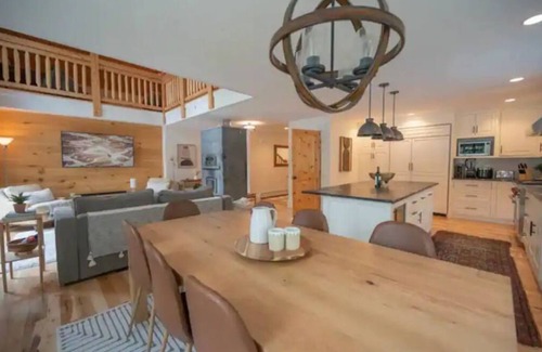 New London House | Cozy lakefront property on Sunapee Lake!