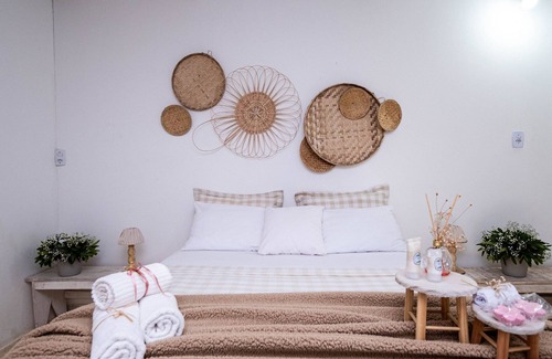 Hidrolandia House | Cozy Lakefront Suites RGB