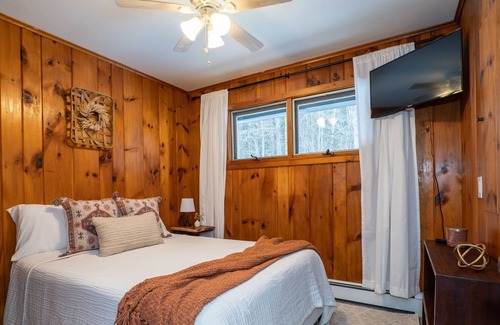 Day House | Cozy lakehouse overlooking the Great Sacandaga