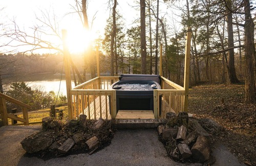 Sloans Valley Cabin | Cozy Lakehouse with Breathtaking Views of Lake Cumberland