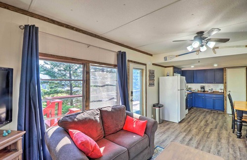 Lakeside House | Cozy Lakeside Home w/Lake & Mountain Views!