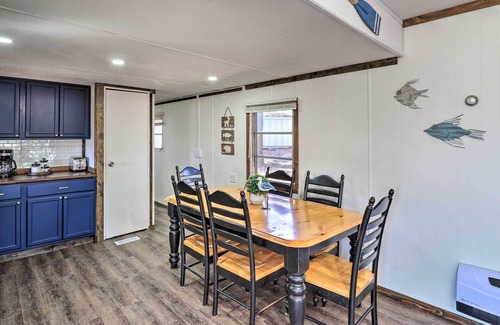 Lakeside House | Cozy Lakeside Home w/Lake & Mountain Views!