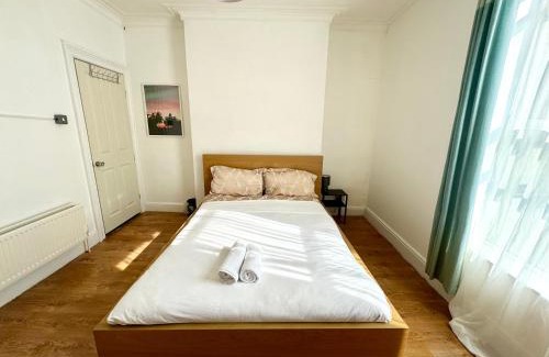 Saint Paul's House | Cozy Large Room near Bristol City Centre