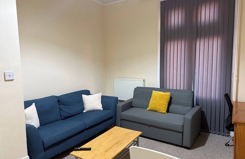 Oadby Apartment | Cozy Leicester Apartment Retreat