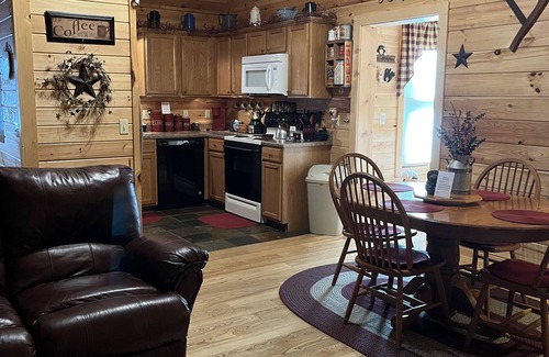 Sylva House | Cozy Lil’ Cabin.