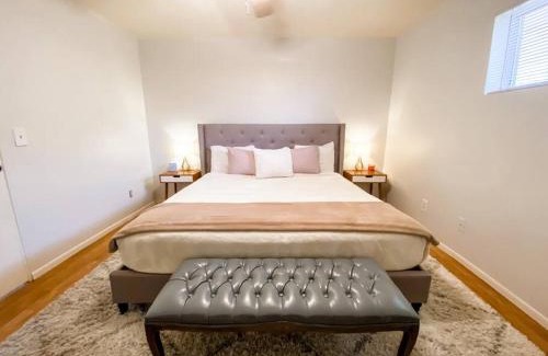 Camelback East House | Cozy Little Home w Private Washer & Dryer!
