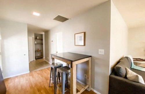 Camelback East House | Cozy Little Home w Private Washer & Dryer!