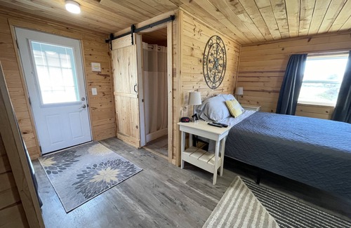 Everton Cottage | cozy Little House next to Pond w/scenic farm views. Pet friendly!