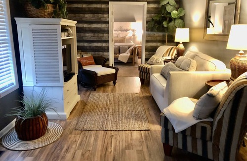 Sneads Ferry Cottage | Cozy little house! Located next to Camp Lejeune and a short drive to the beach!
