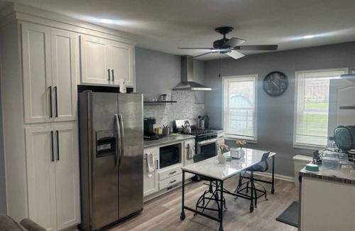Marquette Cottage | Cozy little rear cottage.