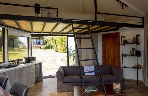 Pavas Cabin | Cozy Loft with big terras having a spectaculair view of San Jose