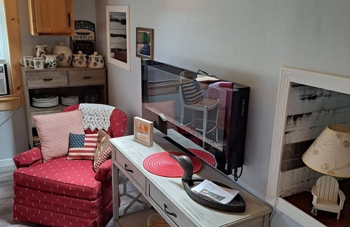 Casco Apartment | Cozy Loft In The Heart Of Maine's Lake Region Minutes from The Naples Causeway