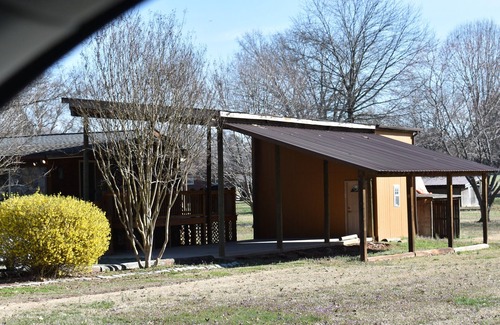 Lowesville House | Cozy log cabin, centrally located with covered storage for an RV/Boat