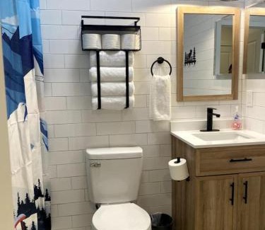 Lincoln Apartment | Cozy Loon Mnt Escape-Free shuttle, Pool, Hot tub, River&Mnt Views