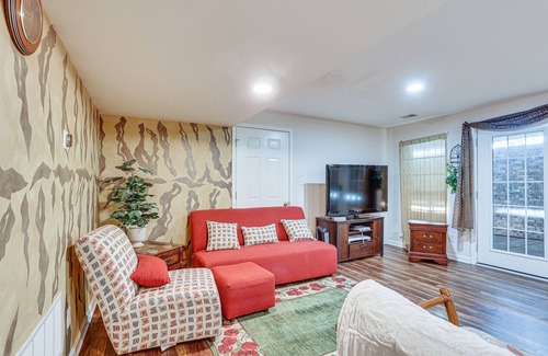 Buechel Apartment | Cozy Louisville Getaway, 17 Mi to Downtown!